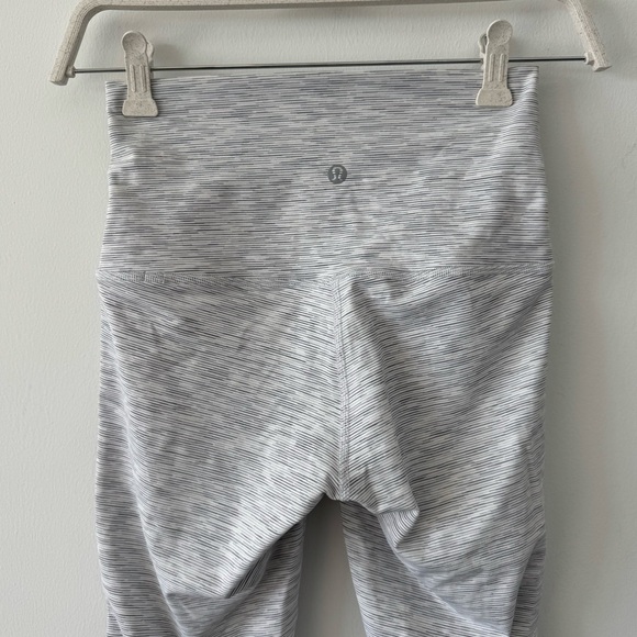 LULULEMON Wunder Under Crop High Rise Roll Down Scallop Luxtreme 23” Leggings - Picture 7 of 12